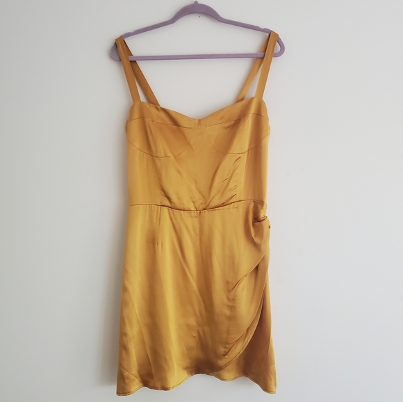 NWT Reformation Fonda 100% Silk Bustier Bodice Ochre Yellow Size 12 - Picture 2 of 11